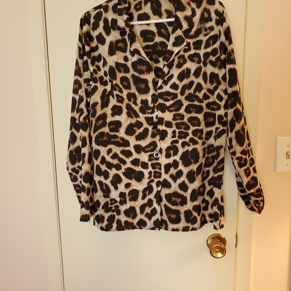 New Leopard Print Blouse polyester - Picture 2 of 2